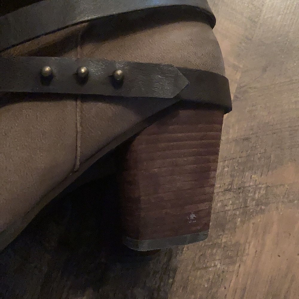 Booties - Picture 4 of 4